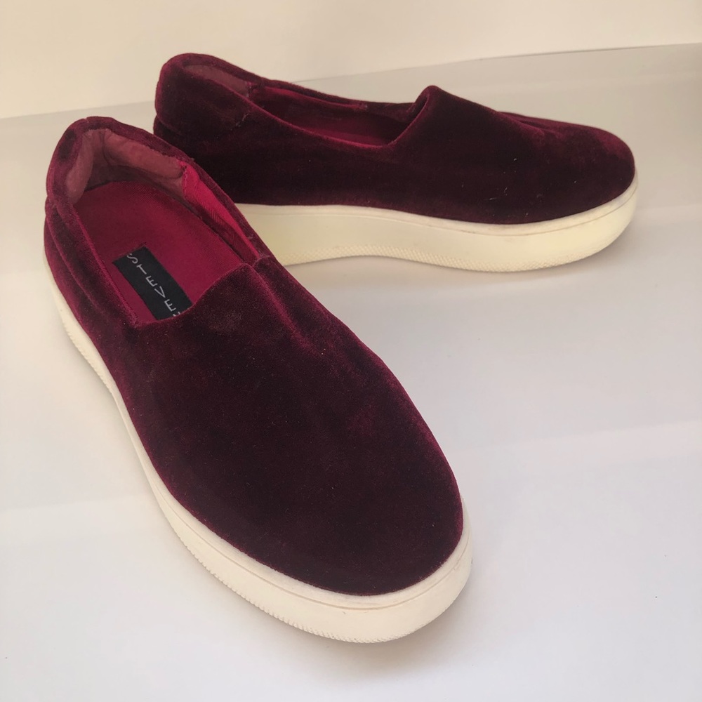Steve Madden Slip-on Velvet Shoes